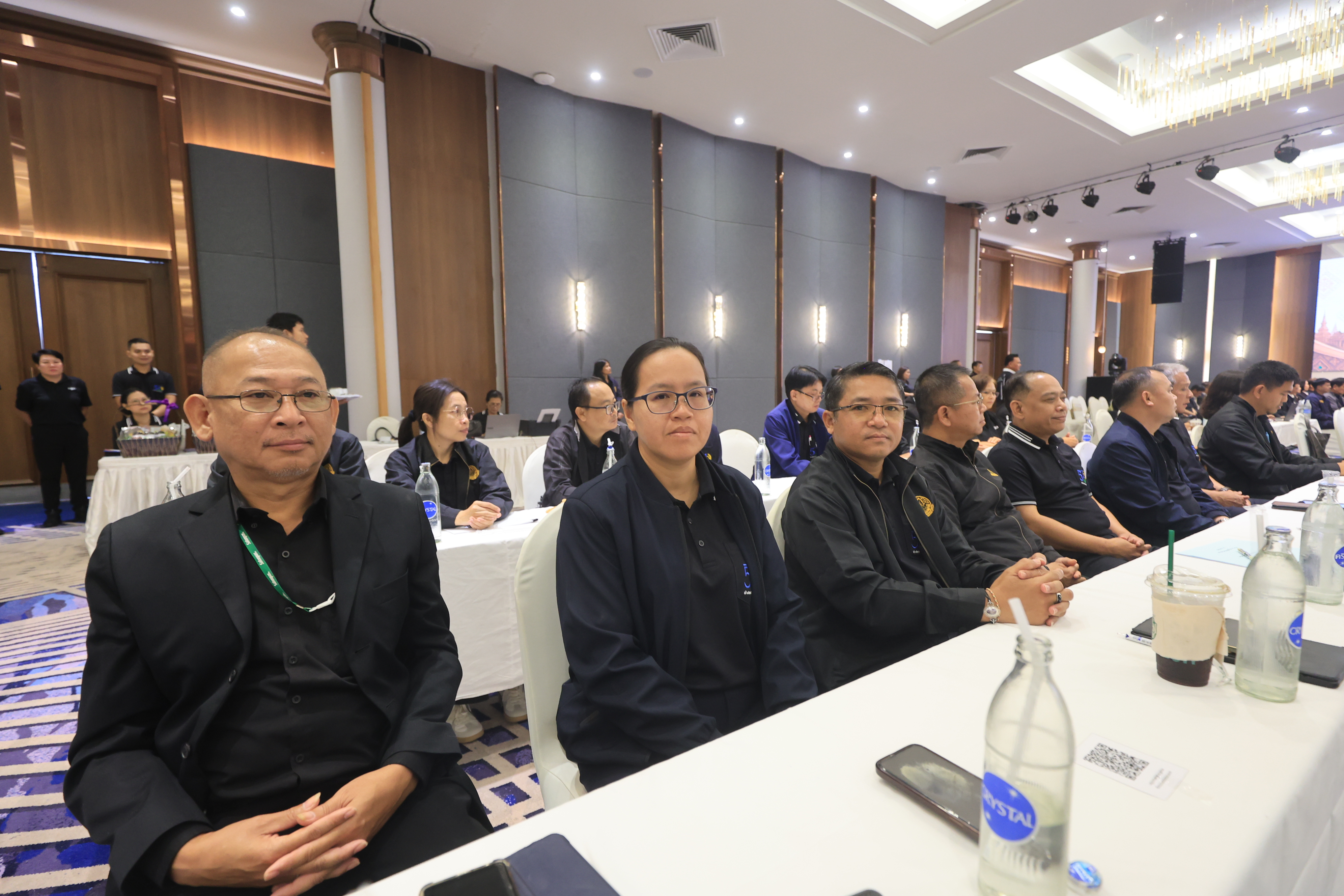 title - เลขาฯ ส.ป.ก. ประชุมเข้ม! 